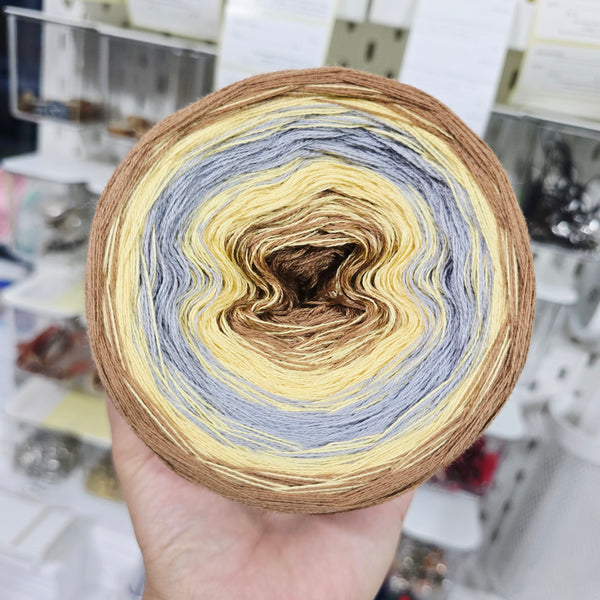 Gradient MR005 Reverse Yarn Cake Pure Merino Extrafine Superwash 26-61-73