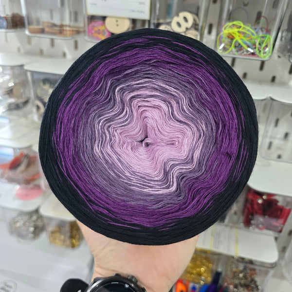 Gradient WO010 Ombre Yarn Cake Woolcot Extrafine 23-15-16-21
