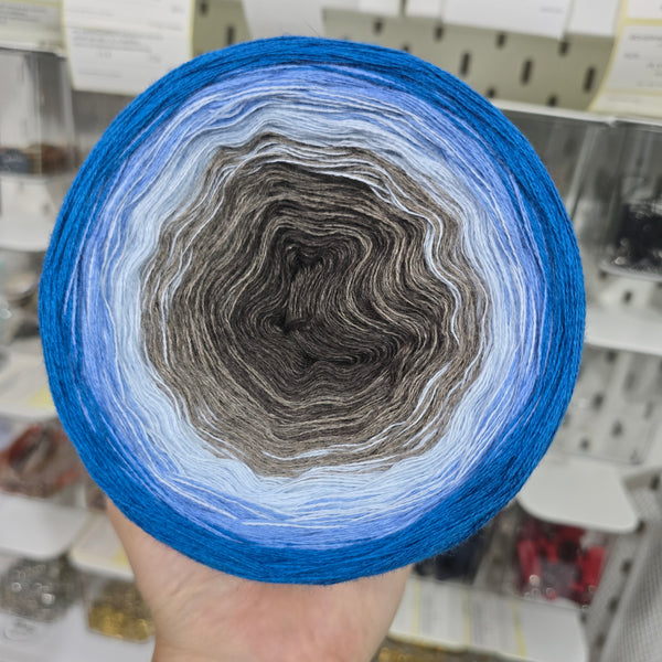 Gradient WO017 Ombre Yarn Cake Woolcot Extrafine 13-11-8-9-10