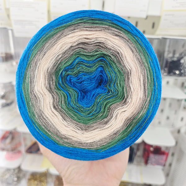 Gradient WR005 Reverse Yarn Cake Woolcot Extrafine 10-22-11-19