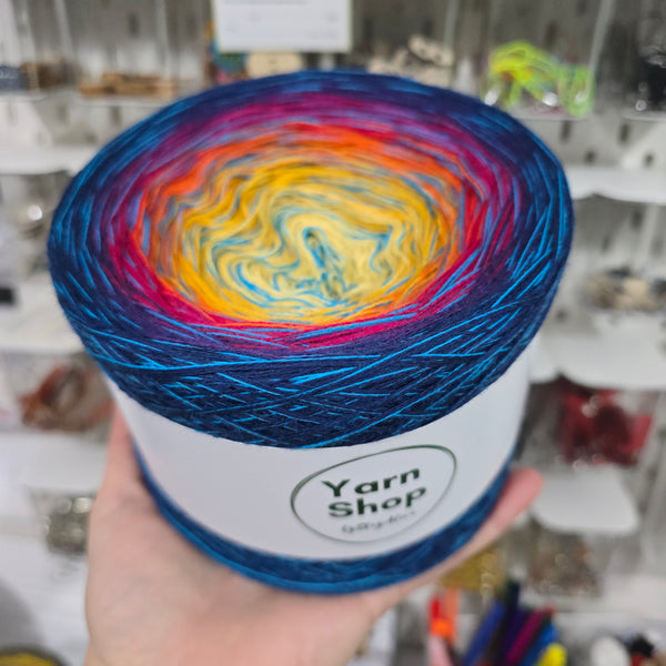 MMO003 MelOmbre Yarn Cake Pure Merino Extrafine Superwash 61-51-10-2-12-69+14