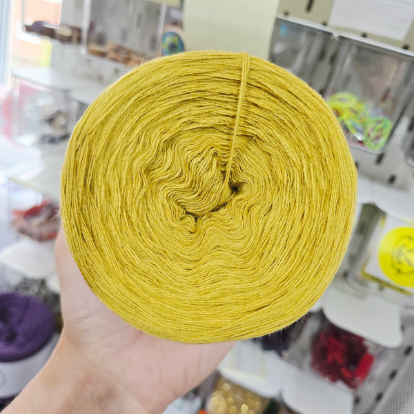 Woolcot Solid Yarn Cake Pistacchio