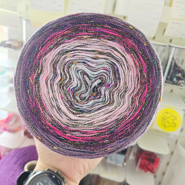 Gradient ONW006 Ombre Nopkee Yarn Cake Woolcot Extrafine Superwash 8-1-23-24-16-15+RN