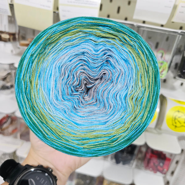 CMO011 MelOmbre Yarn Cake Pure Cotton Extrafine 5-8-80-83+1A