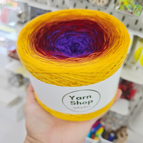 MO071 Ombre Yarn Cake Pure Merino Extrafine Superwash 60-1-57-51