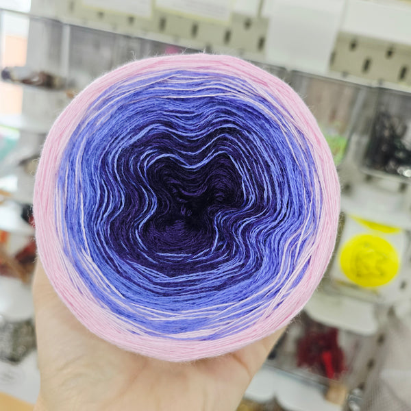 MO080 Ombre Yarn Cake Pure Merino Extrafine Superwash 12-11-54