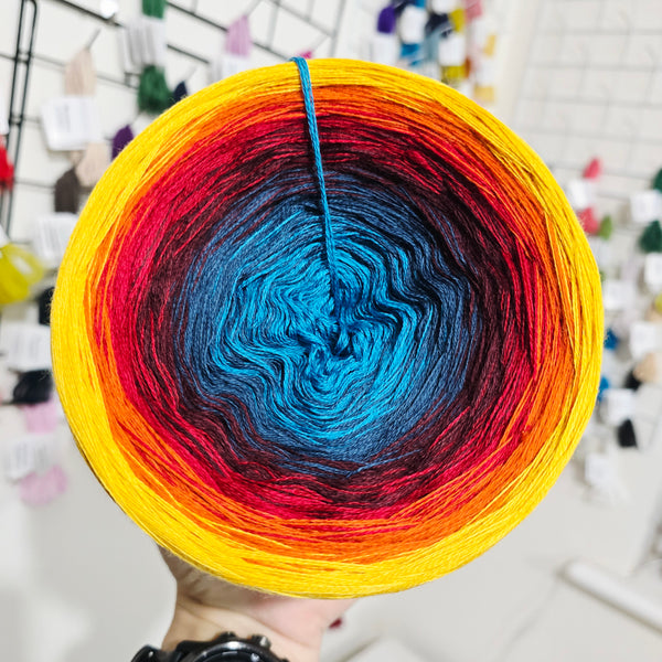 MO085 Ombre Yarn Cake Pure Merino Extrafine Superwash 65-72-49-1-48-51