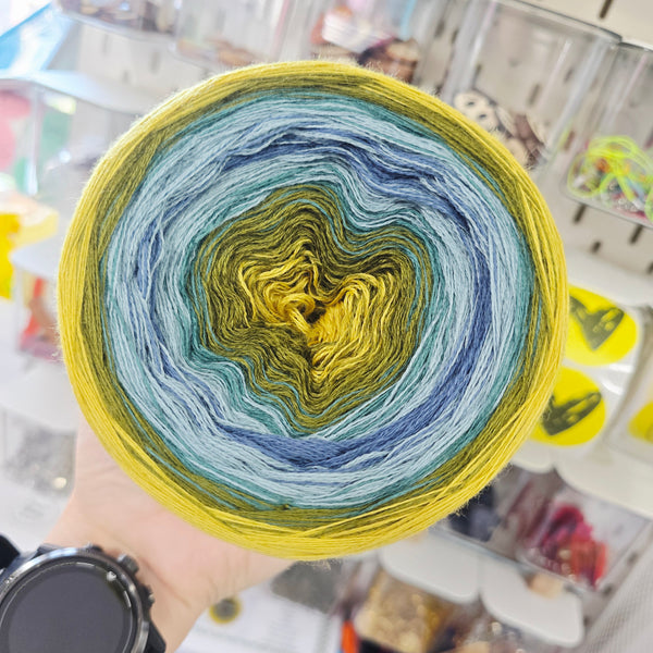 Gradient MR010 Reverse Yarn Cake Pure Merino Extrafine Superwash 63-16-18-58-4