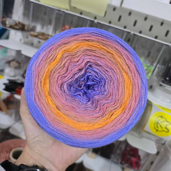 Gradient MR011 Reverse Yarn Cake Pure Merino Extrafine Superwash 11-21-71-25-20