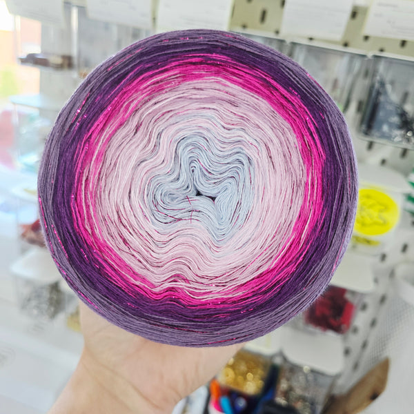 Gradient WODL009 Ombre DeLux Yarn Cake Woolcot Extrafine 8-1-23-24-16-15+30